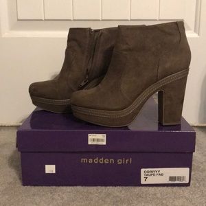 🍁🍂Madden Girl Brown Booties